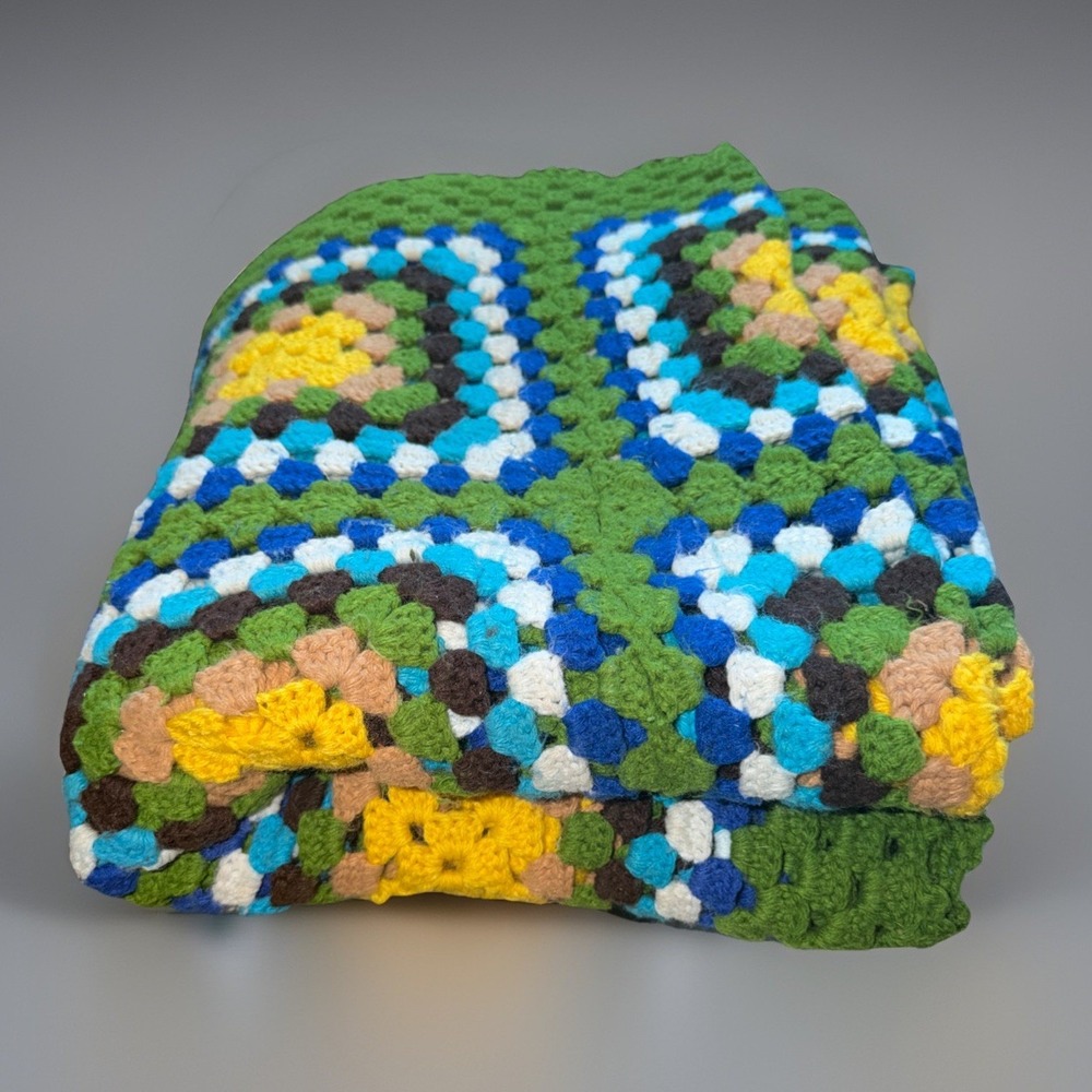Vtg Granny Square Crochet Afghan Blanket Throw Green Base 5.5 ft by 4.6 ft